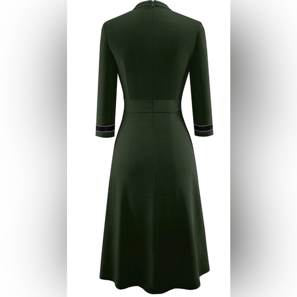 Elegant Green Women's Dress - Picture 4 of 7